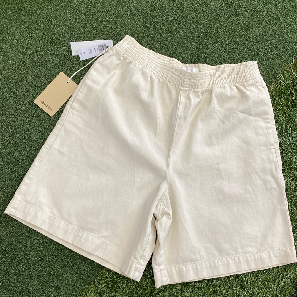 NWT ARITZIA SHORTS